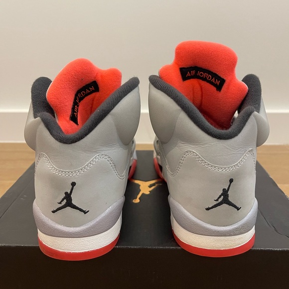 Women’s Air Jordan 5 Retro GG - Picture 4 of 5